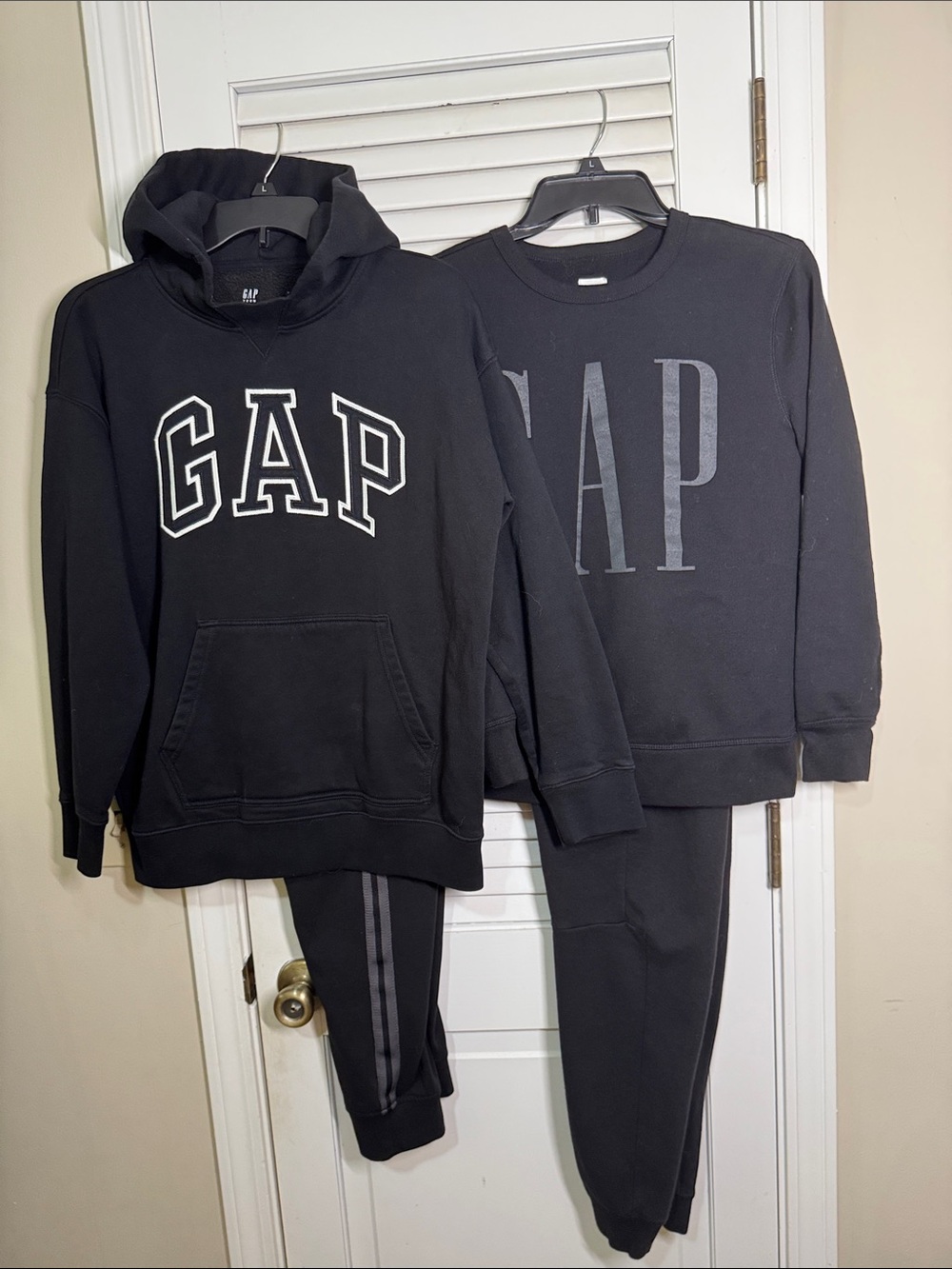 GAP 2 Sets Black Hoodies and Jogger Sweatpants. Size XXL